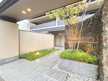 リソシエラグジェ御所西 エントランス