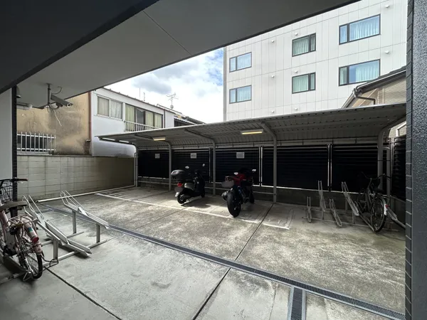 バイク置き場