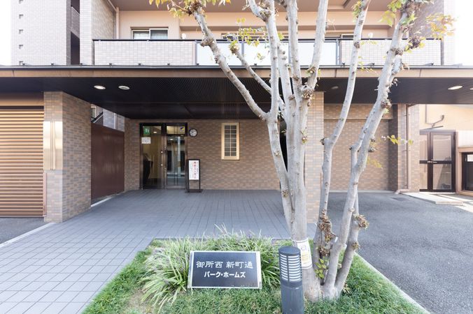 御所西新町通パーク・ホームズ エントランス 御所西新町通パーク・ホームズ エントランス