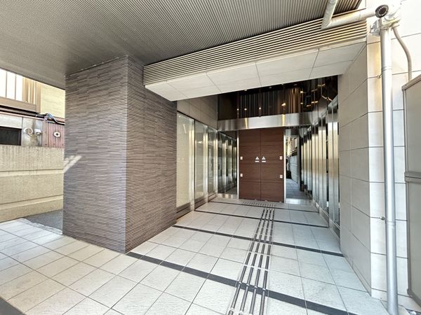 アベニール三条油小路 エントランス