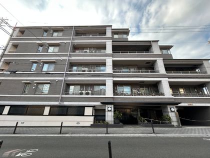 グラン・ブルー二条城北 外観