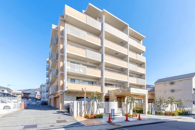 ハイネスクラウズ山科音羽 外観