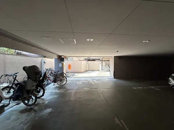 駐車場・駐輪場