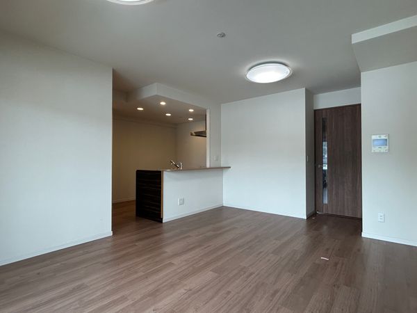 ヴェリテ・ラウロ山科音羽川 リビング