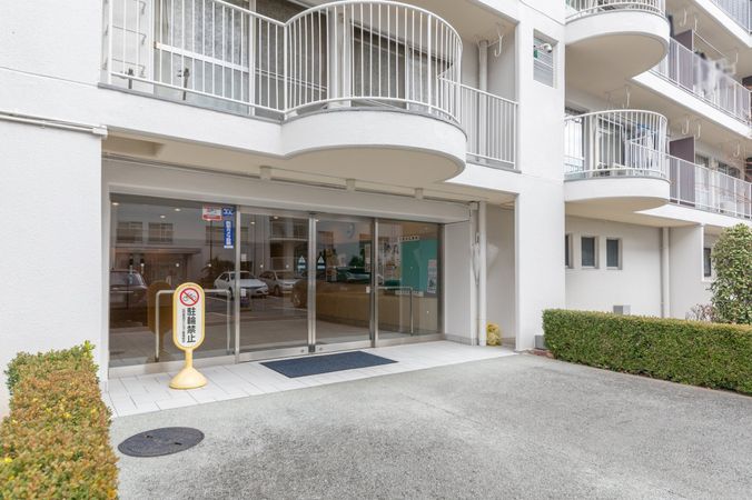 山科音羽マンションA棟 エントランス 山科音羽マンションA棟 エントランス