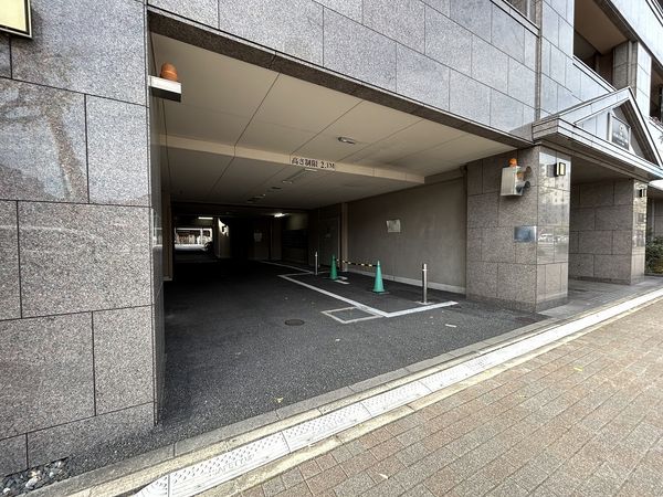 アバンエスパス四条 駐車場 アバンエスパス四条 駐車場