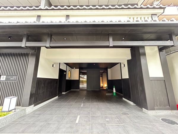 イーグルコート御所南柳馬場二条 エントランス