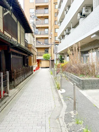 東側道路