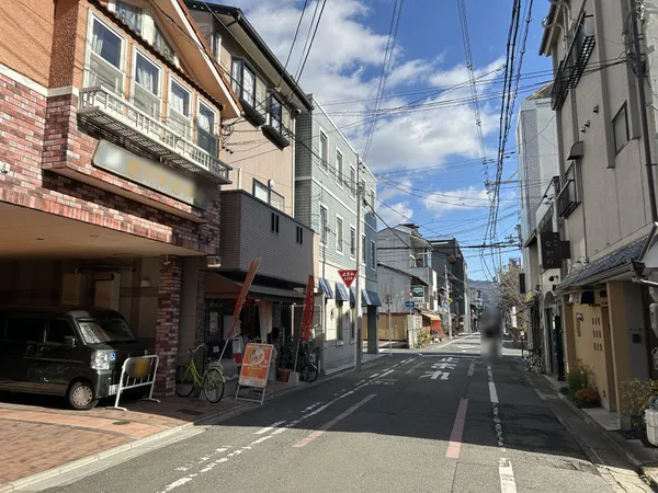 東向きの前面道路