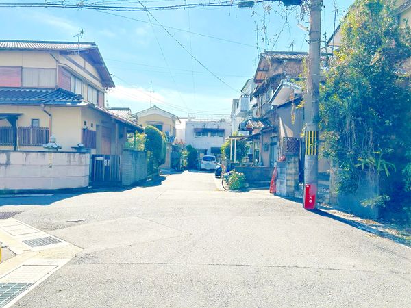 長岡京市滝ノ町2丁目 前面道路含む外観 長岡京市滝ノ町2丁目 前面道路含む外観