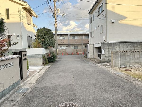 西京区川島尻堀町 前面道路含む外観 西京区川島尻堀町 前面道路含む外観