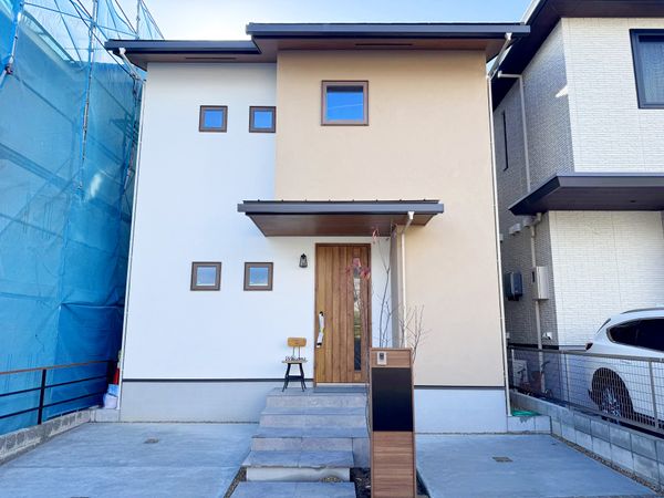 西京区桂坤町 前面道路含む外観