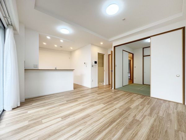 ディアエスタミオ桂壱番館 リビング