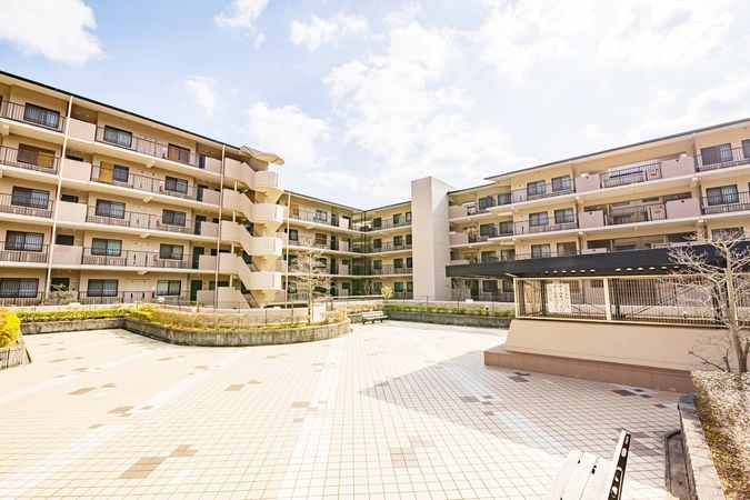 サンシティ桂坂ロイヤル 参番館 外観 サンシティ桂坂ロイヤル 参番館 外観