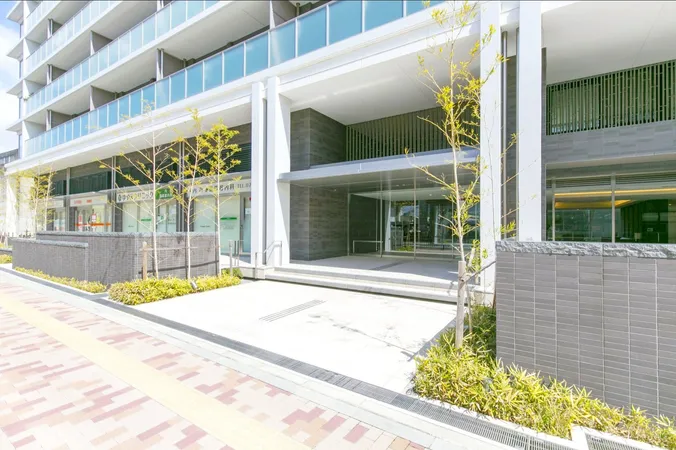 エントランス前