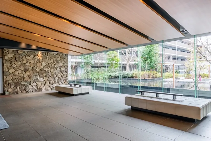 非日常が日常へ。毎日の暮らしをより上質なものにしてくれる、ホテルライクなエントランス