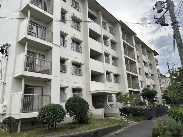 境谷西第2住宅団地 14棟 外観