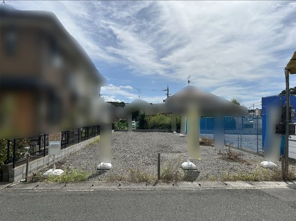 前面道路含む外観