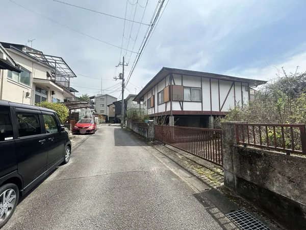 前面道路含む外観