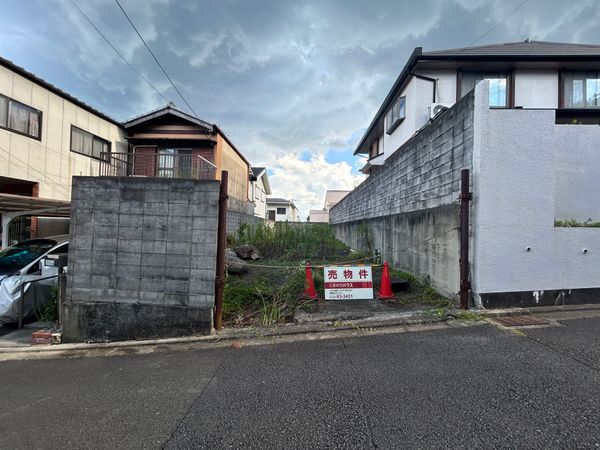 北区衣笠開キ町 前面道路含む外観 北区衣笠開キ町 前面道路含む外観