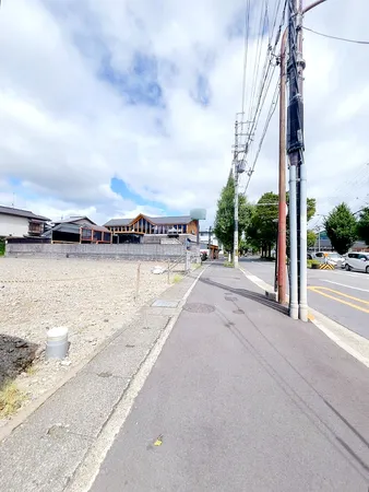 前面道路北向き