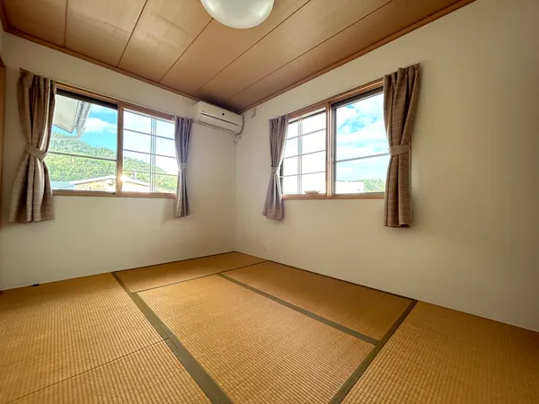 2階和室（約6帖）