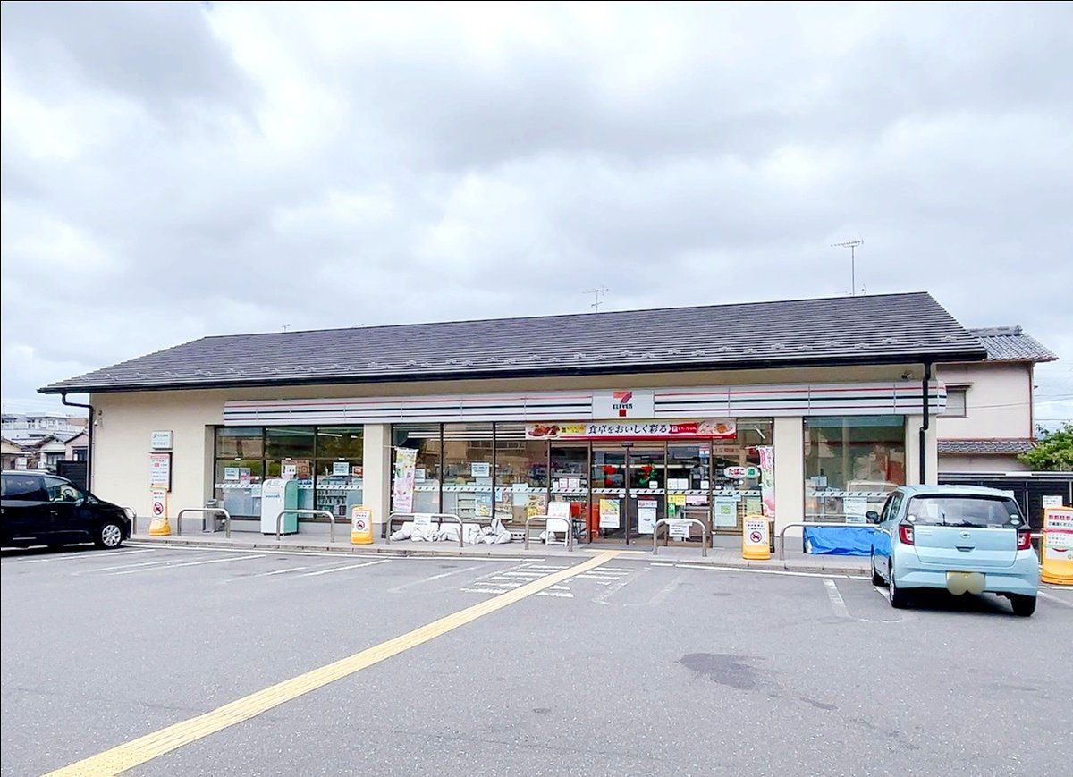 左京区一乗寺才形町 セブンイレブン京都白川北大路店(約310m) セブンイレブン京都白川北大路店(約310m)