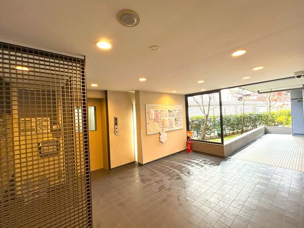 パーク・ノヴァ松ヶ崎 エントランス