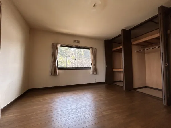 ２階北東側洋室（一戸建部分）