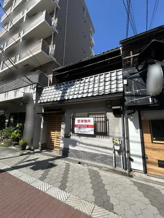 南港通沿いに面している物件です。