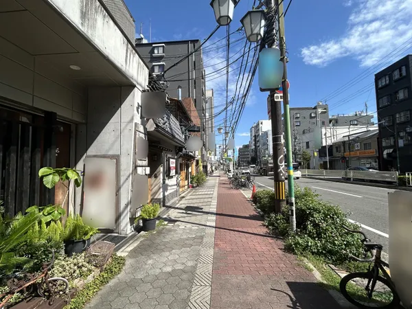 前面道路含む外観