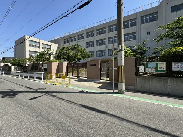 大阪市立阪南小学校　徒歩4分（約260m）