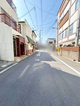 前面道路含む外観