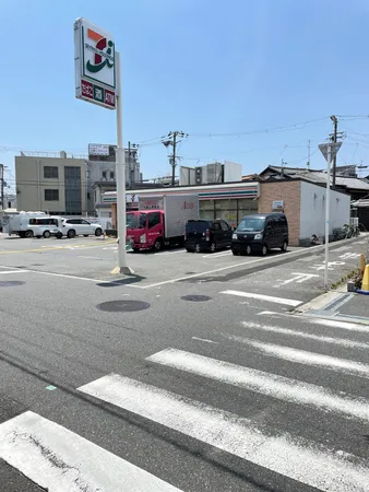 徒歩7分。