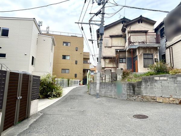 阿倍野区相生通2丁目 建物付土地 前面道路含む外観 阿倍野区相生通2丁目 建物付土地 前面道路含む外観