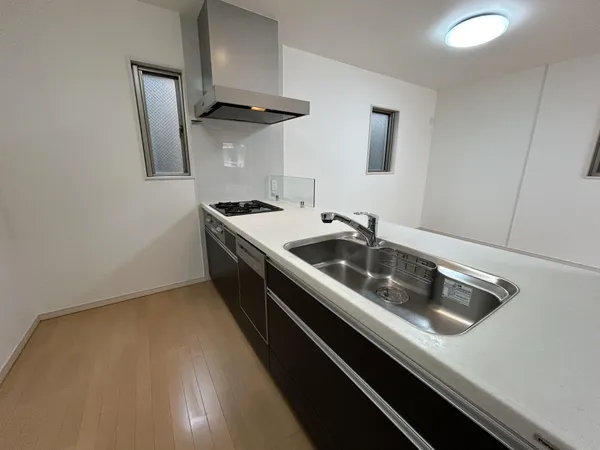 食器洗浄乾燥機付きシステムキッチンです