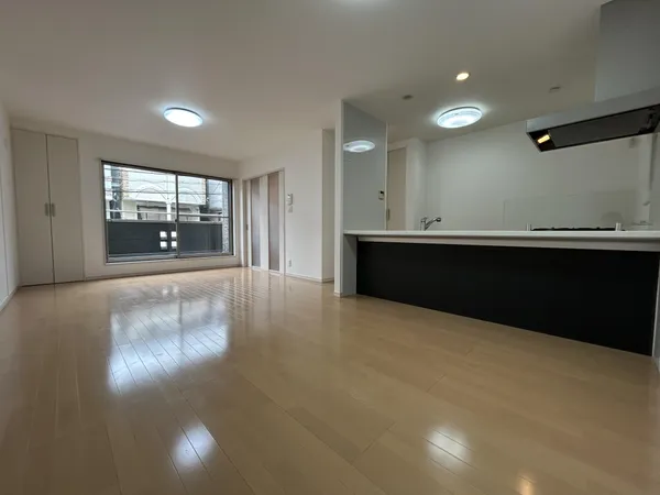 広々としたリビングでおくつろぎいただけます！