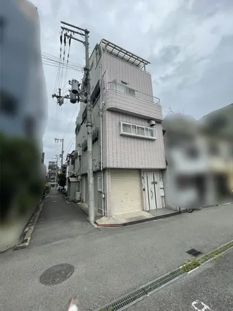 鉄骨造４階建