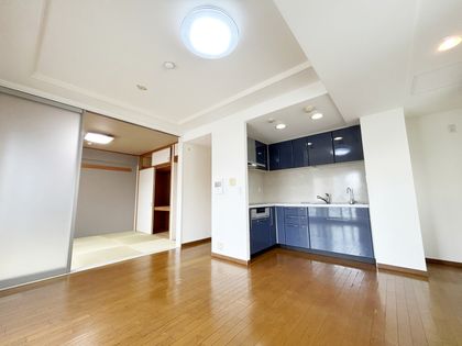 ウエストキャピタルツイン ムーンタワー リビング