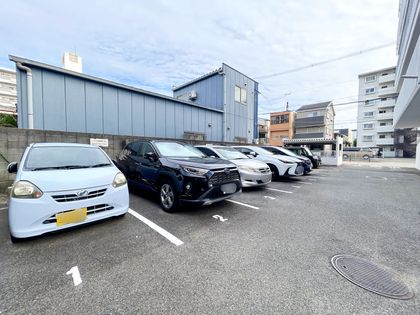 ユニライフ住吉 駐車場 駐車場