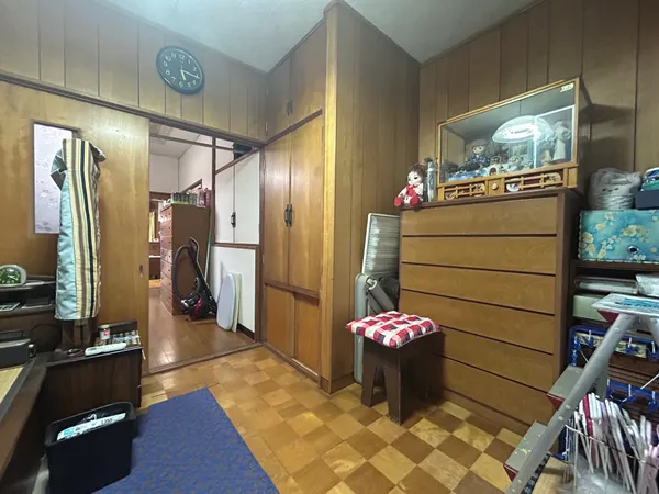 洋室約5.5帖（南向きバルコニー）