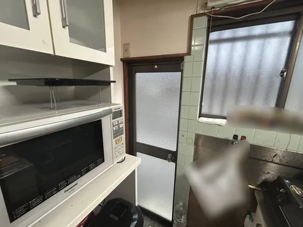 キッチン奥勝手口