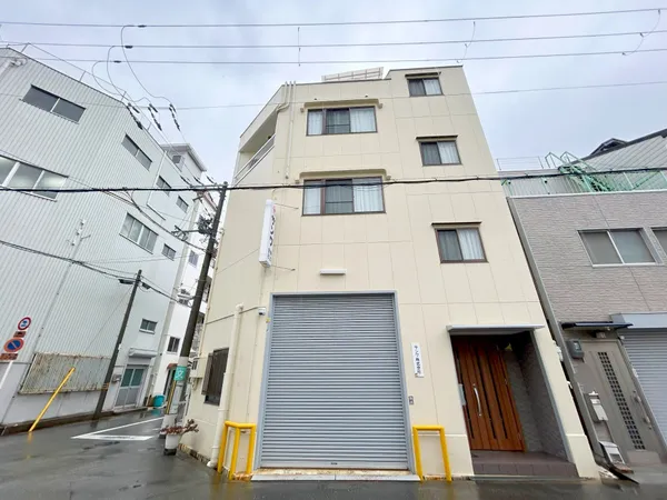 土地面積101.05平米、建物面積286.85平米、南西・北西の角地