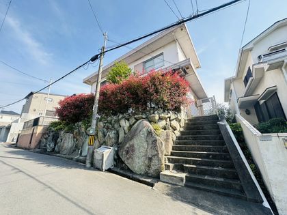 千里山東1丁目 土地 前面道路含む外観