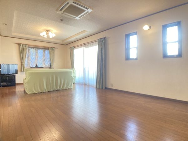山手町2丁目 戸建 リビング