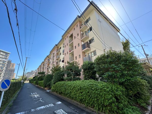 公社千里山田A6棟 外観 公社千里山田A6棟 外観