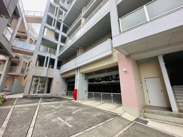 東急ドエル・アルス緑地公園 A棟 駐車場 東急ドエル・アルス緑地公園 A棟 駐車場