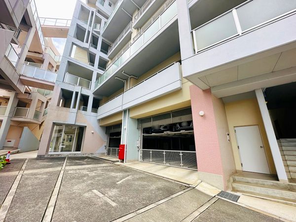 東急ドエル・アルス緑地公園 A棟 駐車場 東急ドエル・アルス緑地公園 A棟 駐車場