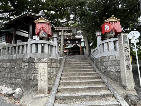 徒歩1分。