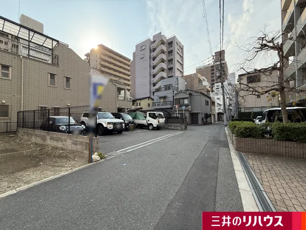 【前面道路（本物件側から西向きを撮影）】物件の詳細につきましては【三井のリハウス 梅田センター】の担当：新林（シンバヤシ）・上松（ウエマツ）まで、お気軽にお問合せくださいませ。